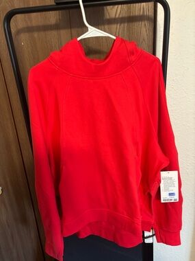 Scuba oversized side-slit hoodie. In the color red glow. Size xl/xxl